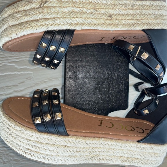 Coccoli Black Sandals with Strappy Design - Picture 12 of 12